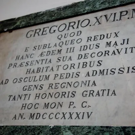 Palazzo Papa Gregorio Xvi Pensión *